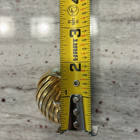 Gold Tone Vintage Brooch - Picture 3 of 3